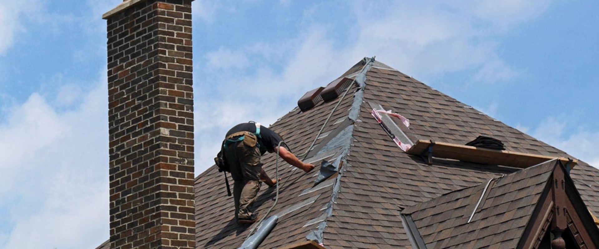 How Much Does Emergency Roof Repair Typically Cost